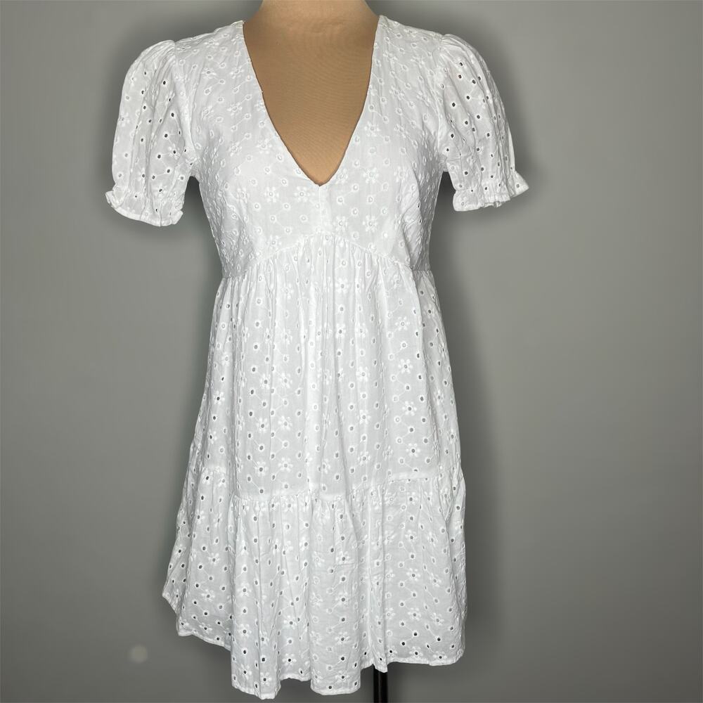 Mi Ami Francesca's Babydoll Dress Medium Womens White Eyelet V-Neck Peasant New